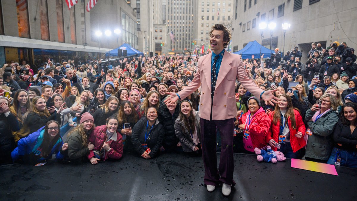 Harry Styles ‘Late Night Talking’ Follows Whimsical Journey Back to the Charts