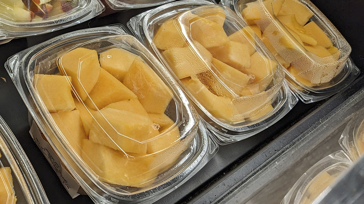 Deaths from tainted cantaloupe increase to 3 in US and 5 in Canada Deaths from tainted cantaloupe increase to 3 in US and 5 in Canada