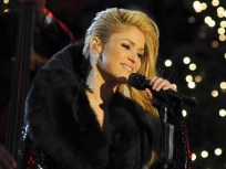 Shakira Gets Sultry at Rockefeller Center