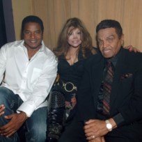 Jacksons Gather at Family Compound, Michael Jackson's Children With Relatives