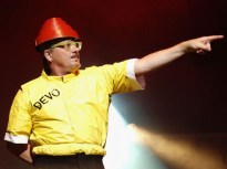 11/3: Devo