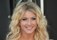 Julianne Hough Won't Return to "Dancing With the Stars"