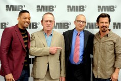 "MIB3" Director Sonnenfeld: Tommy Lee Jones is "Goofy"