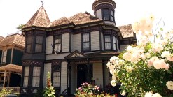 Angelino Heights: A Victorian Love Affair