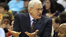 Lakers Management Passes on Phil Jackson