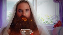 Super Bowl Advertisers Turn To Social Media