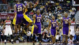 Desperate Lakers Narrowly Beat Wizards