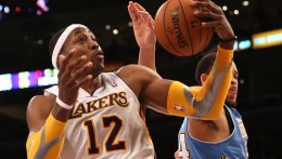 Lakers Lose to Nuggets; Dwight Howard Blames Chemistry