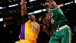 Howard Talks Defense at Lakers Shootaround