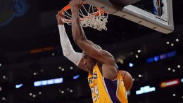 Kobe, Lakers Beat Raptors in Overtime Thriller