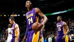 Kobe Bryant's Ankle Injury Leaves Lakers Limping