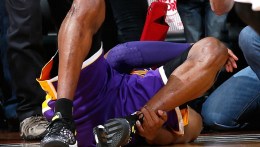 Lakers Lose To Hawks, Kobe Bryant Injured