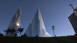 Man Kills Self at Crystal Cathedral Altar, Ushers Say