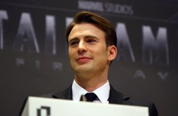 Chris Evans: "I'm Drowning in Insecurity"