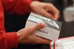 iPhone Goes on Sale at Verizon Stores