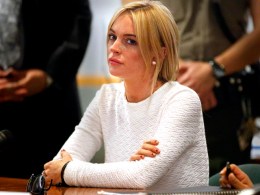 Lohan Pleads Not Guilty in $2,500 Necklace Theft