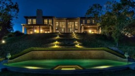 "Real Housewife" Lisa Vanderpump Scores New Beverly Hills Mansion 