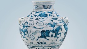 14th Century Chinese Vase Fetches Over $1M