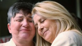 Gay "Poster Couple" Divorcing