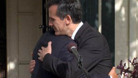 Garcetti, Villaraigosa Share Advice, Hug