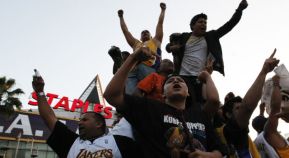 Downtown Streets to Close During Lakers Parade