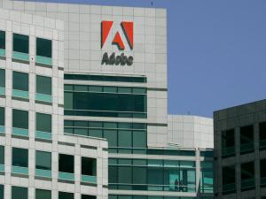 Apple Hires Adobe CTO 