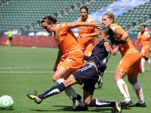 NJ Sky Blue Eclipse LA Sol 1-0 in Championship