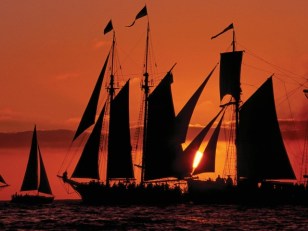 Applaud Sunset from a Tall Ship