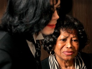 Judge Sends Jacko's Kids to Grandma's House