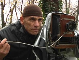 Decent Exposure: Photographer Offers Free Portraits to Unemployed