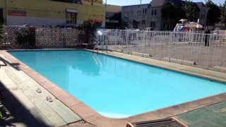 Girl Pulled From Hollywood Motel Pool Dies