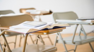 NY State Univ. Under Fire for '#StopWhitePeople2K16' Course