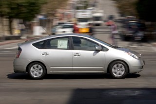 New Hybrid, Electric Cars Will Have to Make Noise