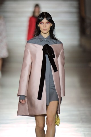 Glowy Matte Satin Looks for Spring