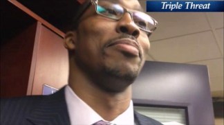Lakers' Dwight Howard Has Awkward Locker Room Moment