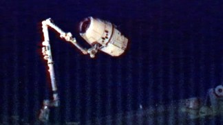 Raw Video: SpaceX Dragon Arrives at Space Station