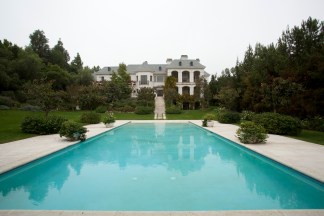 Items of Jackson's Rented Estate Auctioned