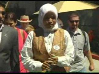 Muslim Disneyland Employee Claims She Was Forced to Remove Head Scarf