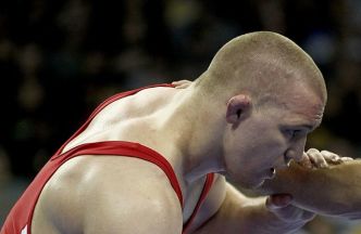 Bakersfield's Varner Wins Wrestling Gold