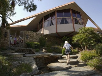 Worth the Drive: Tribute at the Elvis Honeymoon Hideaway
