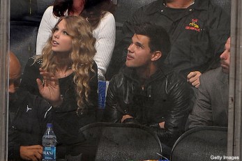 Taylor Swift Drops Dating Hints On "SNL"