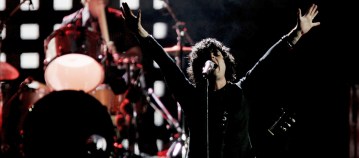 Green Day Flips Wal-Mart the Bird