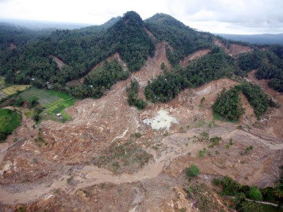 Landslides triggered by an earthquake in Indonesia have buried 644 people under the rubble, officials said after a the quake hit the northern part of the region earlier this week.