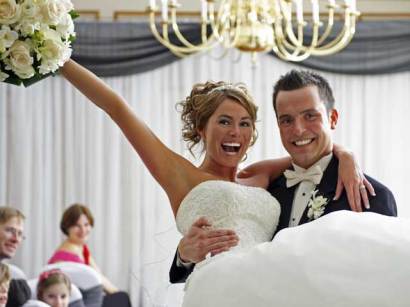 The smiles are just as big and the bliss is just as blissful for anyone getting married on 9-9-09. The smiles are just as big and the bliss is just as blissful for anyone getting married on 9-9-09.