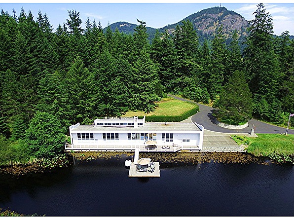 Inside the 34-Acre Island Estate That K-Mart Built