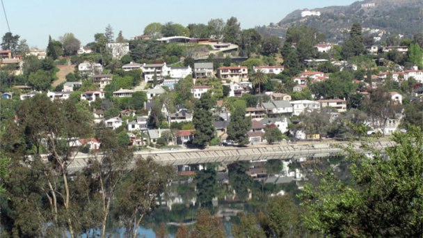 Silver Lake Joggers Warned of Armed Robbers