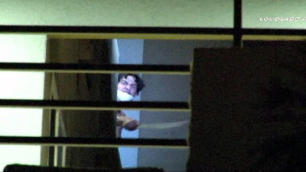 Man With Machete in Custody After 6-Hour Standoff