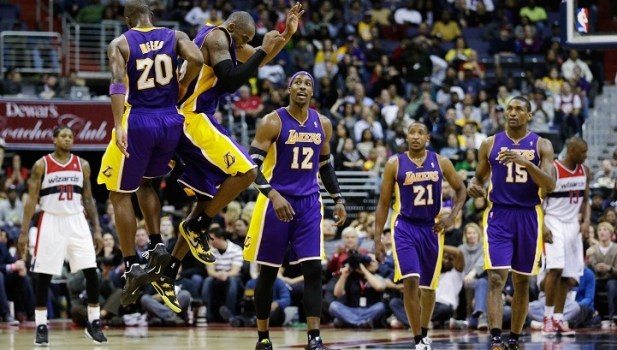 Desperate Lakers Narrowly Beat Wizards