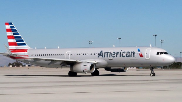 http://media.nbclosangeles.com/images/620*349/647190268-American-Airlines-generic.jpg