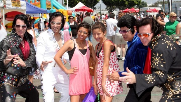 Elvis Flash Mob